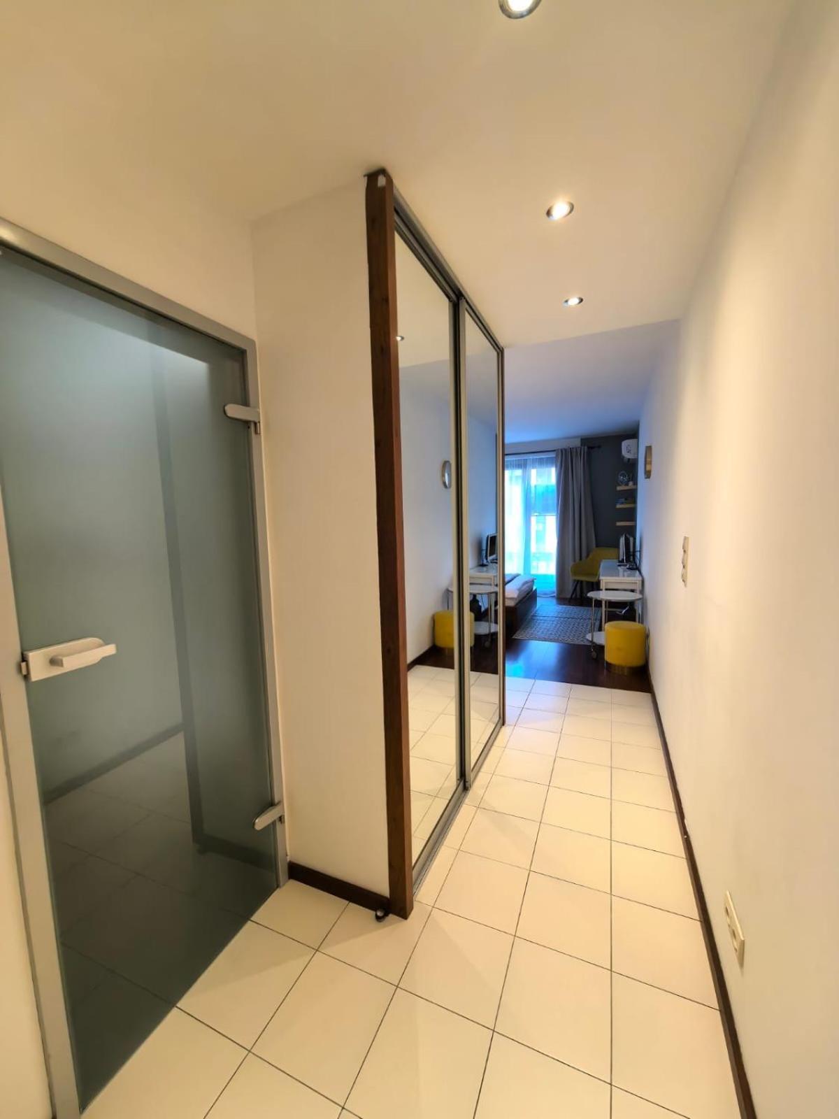Klimatyzowany apartament przy Dworcu Głównym Cracóvia Exterior foto